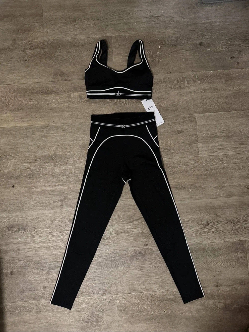 ALO Yoga Black High-Waist Leggings with Contrast Seams